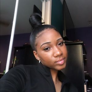 Meet your Posher, Taylah